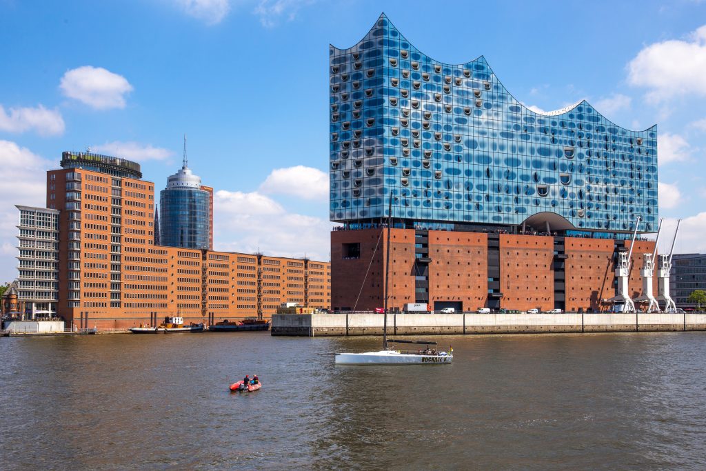 rozvoj miest - tehlova stavba Hamburg filharmonia